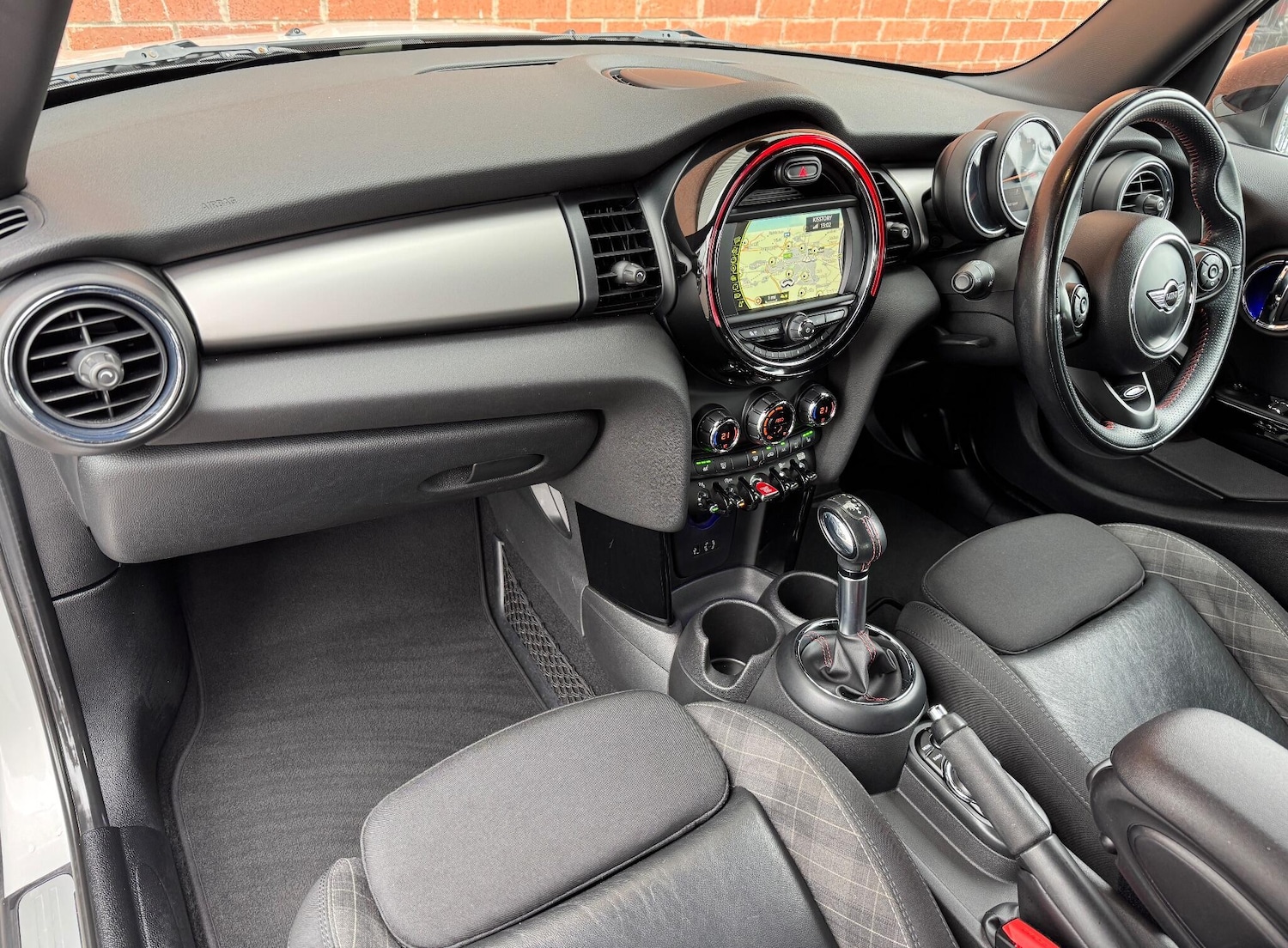 Used MINI Hatch 2017 for sale - 76296000: Photo 40