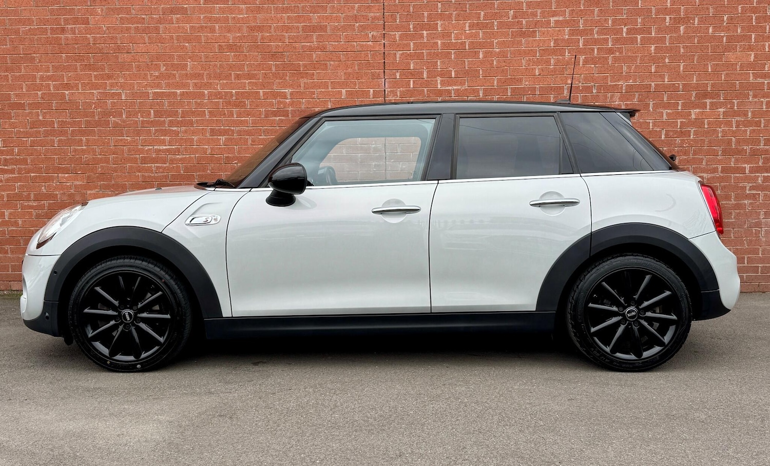 Used MINI Hatch 2017 for sale - 76296000: Photo 6