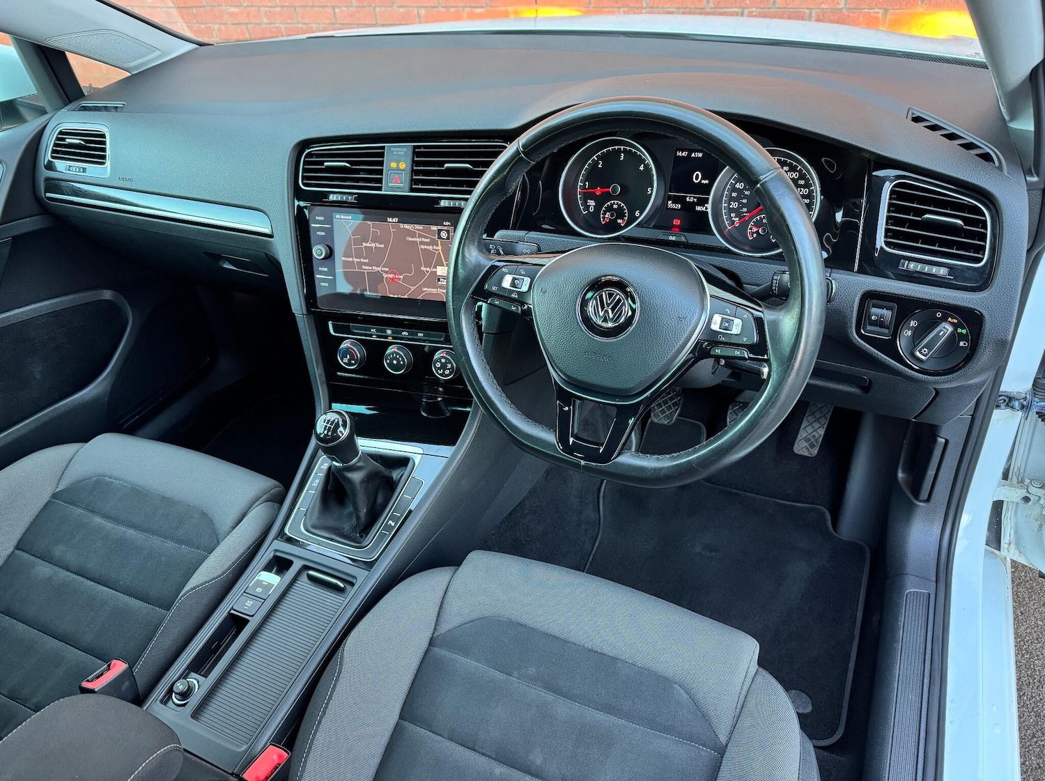 Used Volkswagen Golf 2017 for sale - 76832227: Photo 2