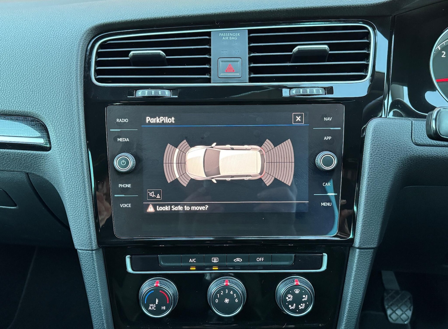 Used Volkswagen Golf 2017 for sale - 76832227: Photo 27