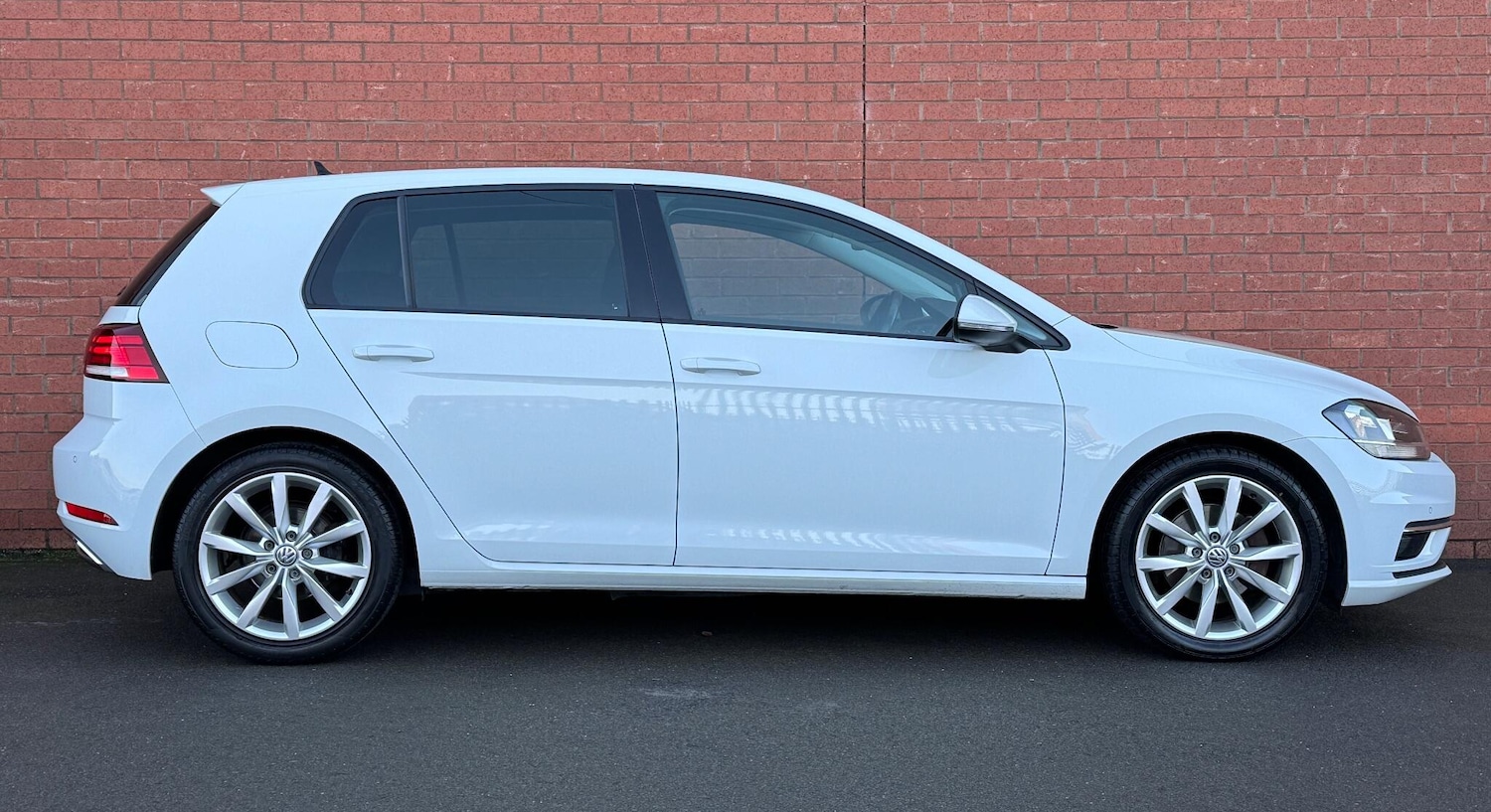 Used Volkswagen Golf 2017 for sale - 76832227: Photo 3