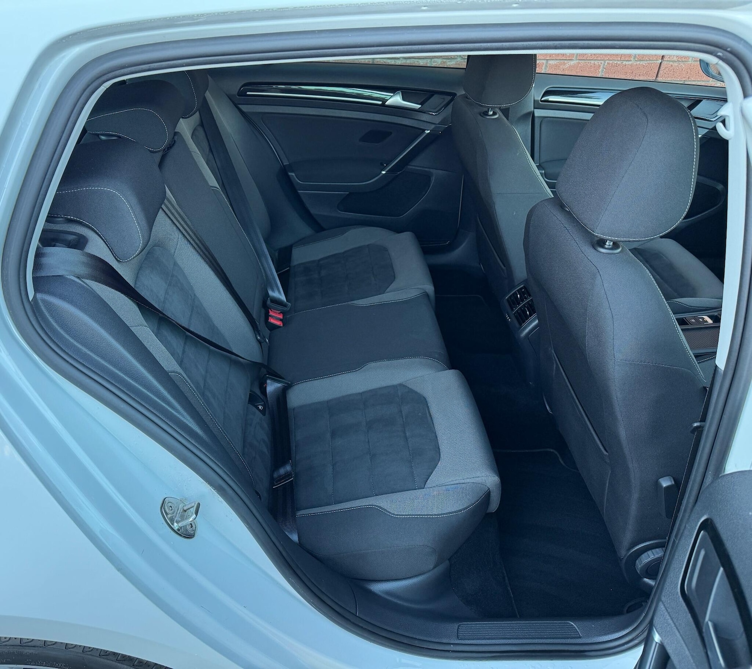 Used Volkswagen Golf 2017 for sale - 76832227: Photo 32