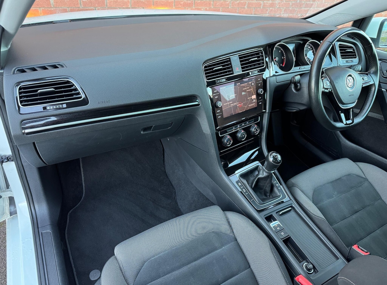 Used Volkswagen Golf 2017 for sale - 76832227: Photo 36