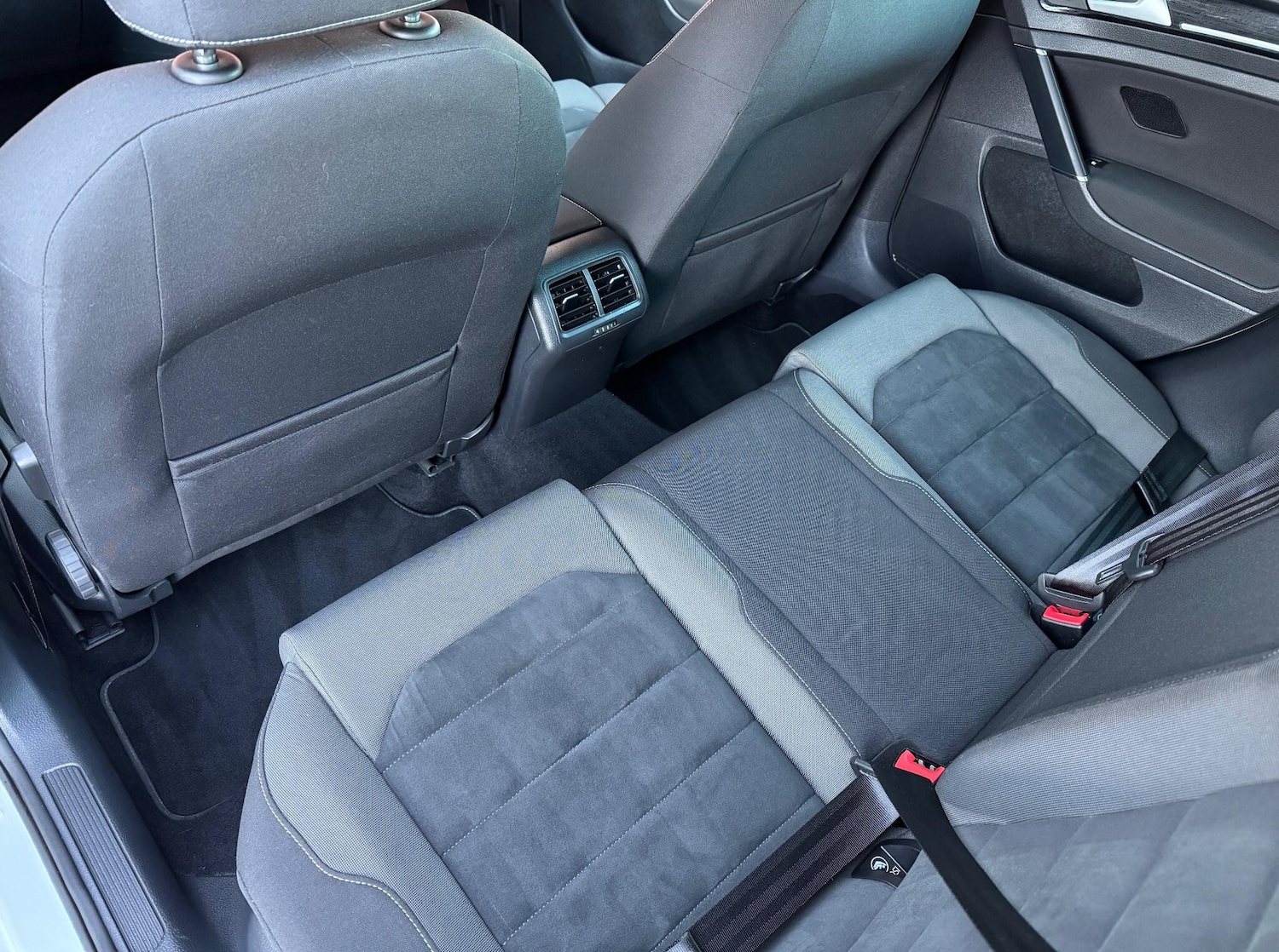 Used Volkswagen Golf 2017 for sale - 76832227: Photo 38