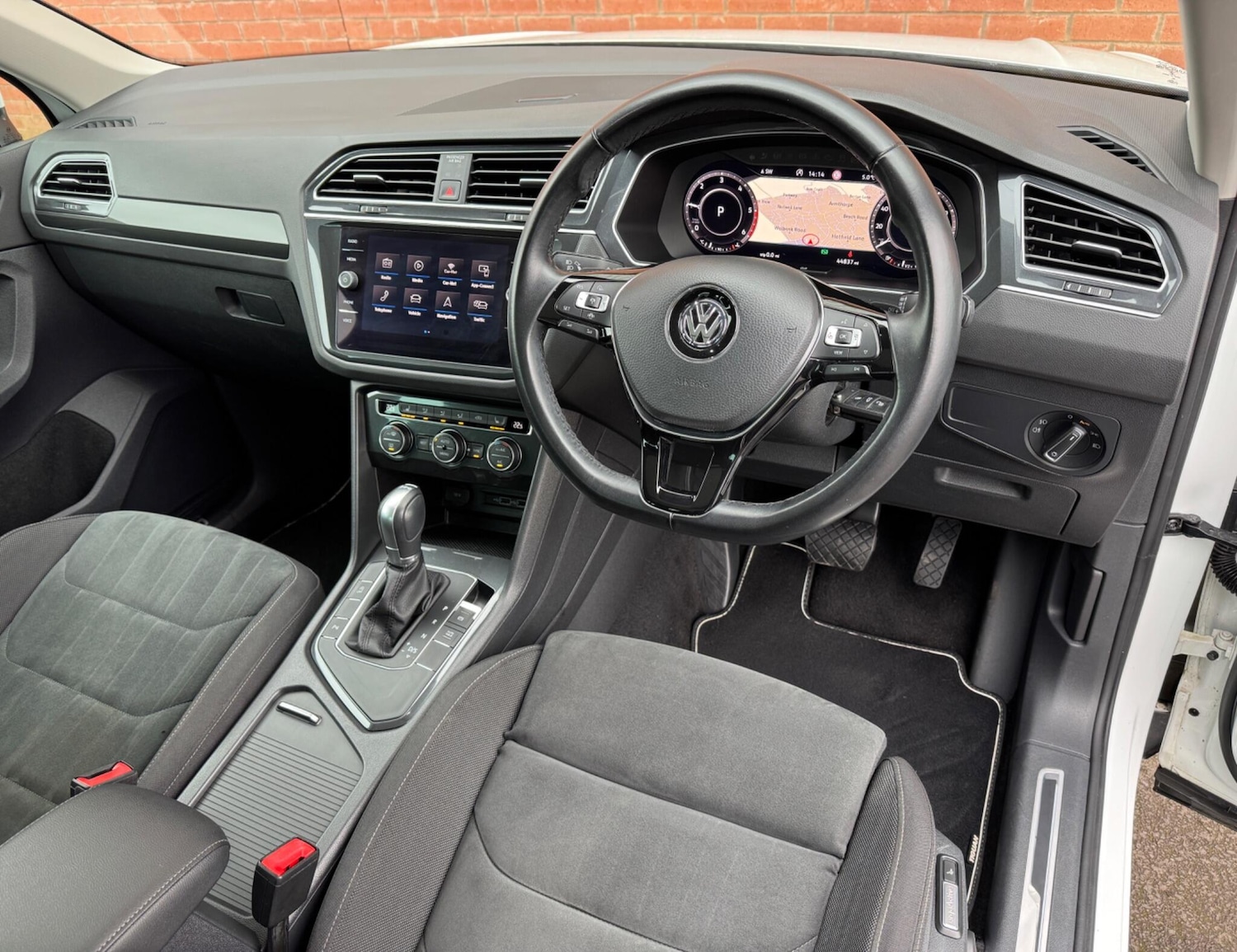 Used Volkswagen Tiguan for sale - 77809181: Photo 2