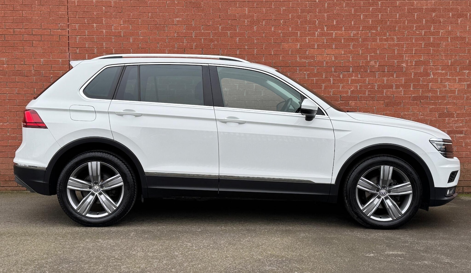 Used Volkswagen Tiguan for sale - 77809181: Photo 3