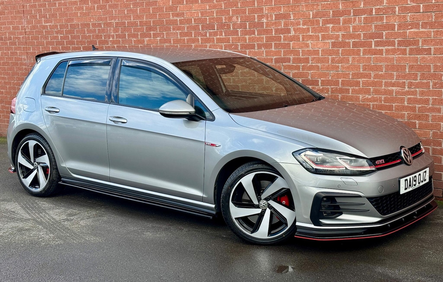 Used Volkswagen Golf 2019 for sale - 76398766: Photo 1