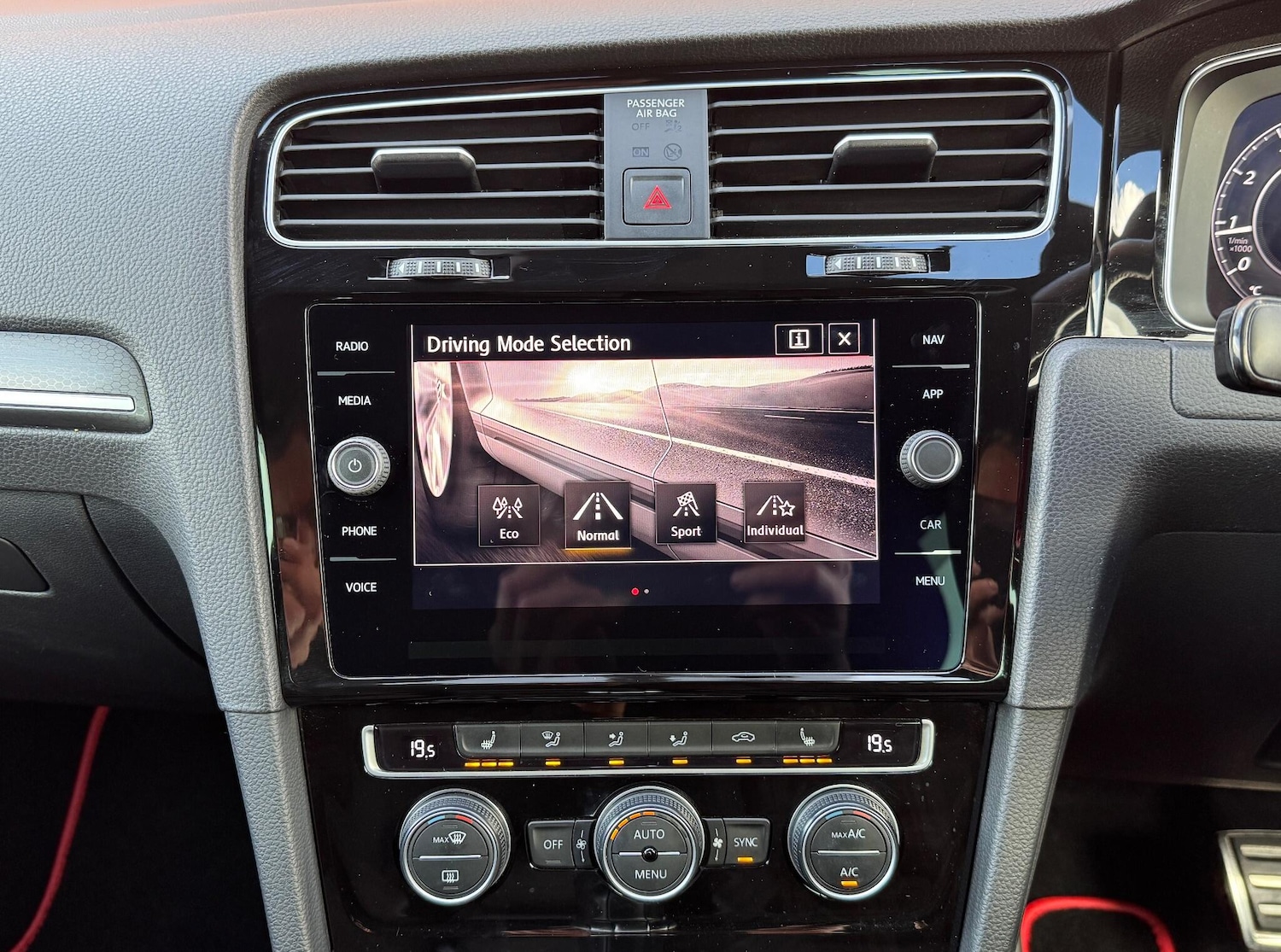 Used Volkswagen Golf 2019 for sale - 76398766: Photo 28