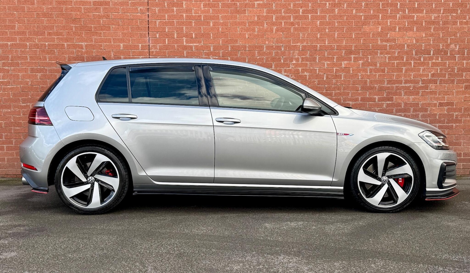 Used Volkswagen Golf 2019 for sale - 76398766: Photo 3