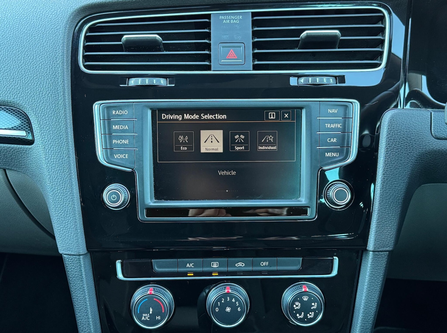 Used Volkswagen Golf 2016 for sale - 76824208: Photo 26