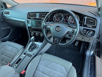 Used Volkswagen Golf 2016 for sale - 76824208: Photo