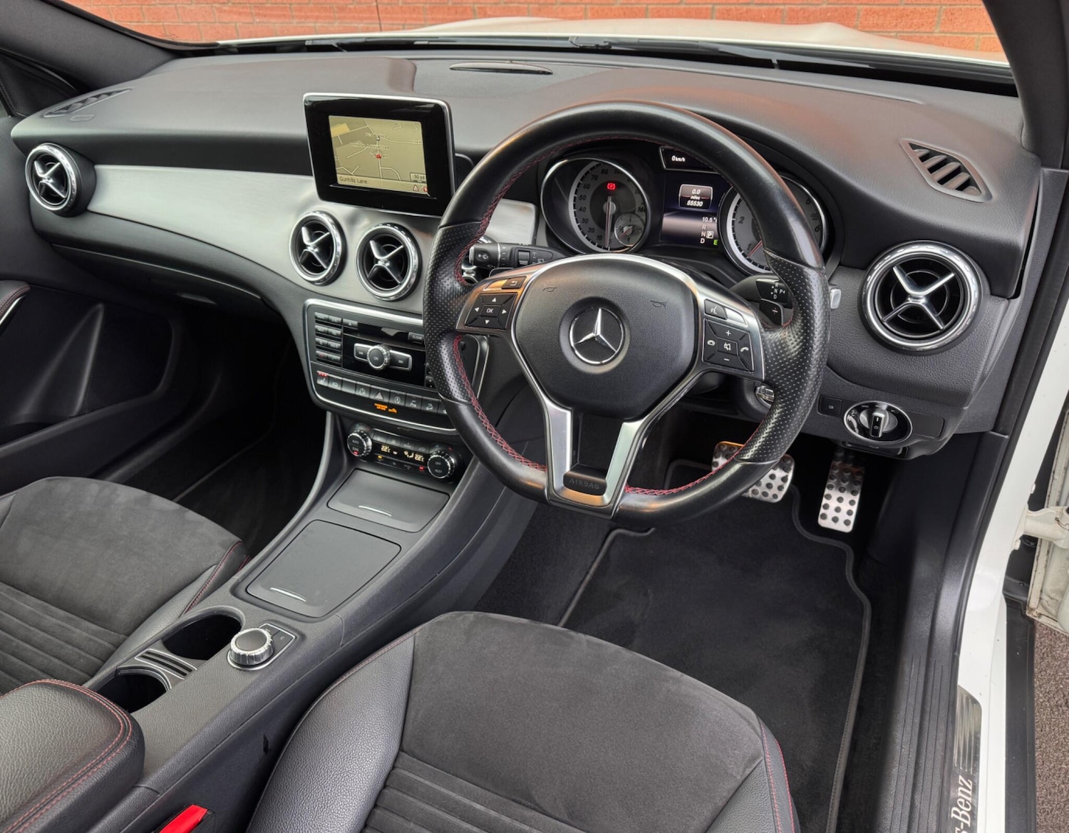 Used Mercedes-Benz GLA 2015 for sale - 77330555: Photo 2