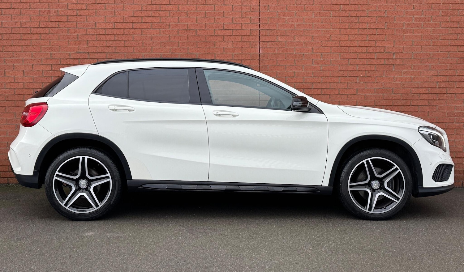 Used Mercedes-Benz GLA 2015 for sale - 77330555: Photo 3
