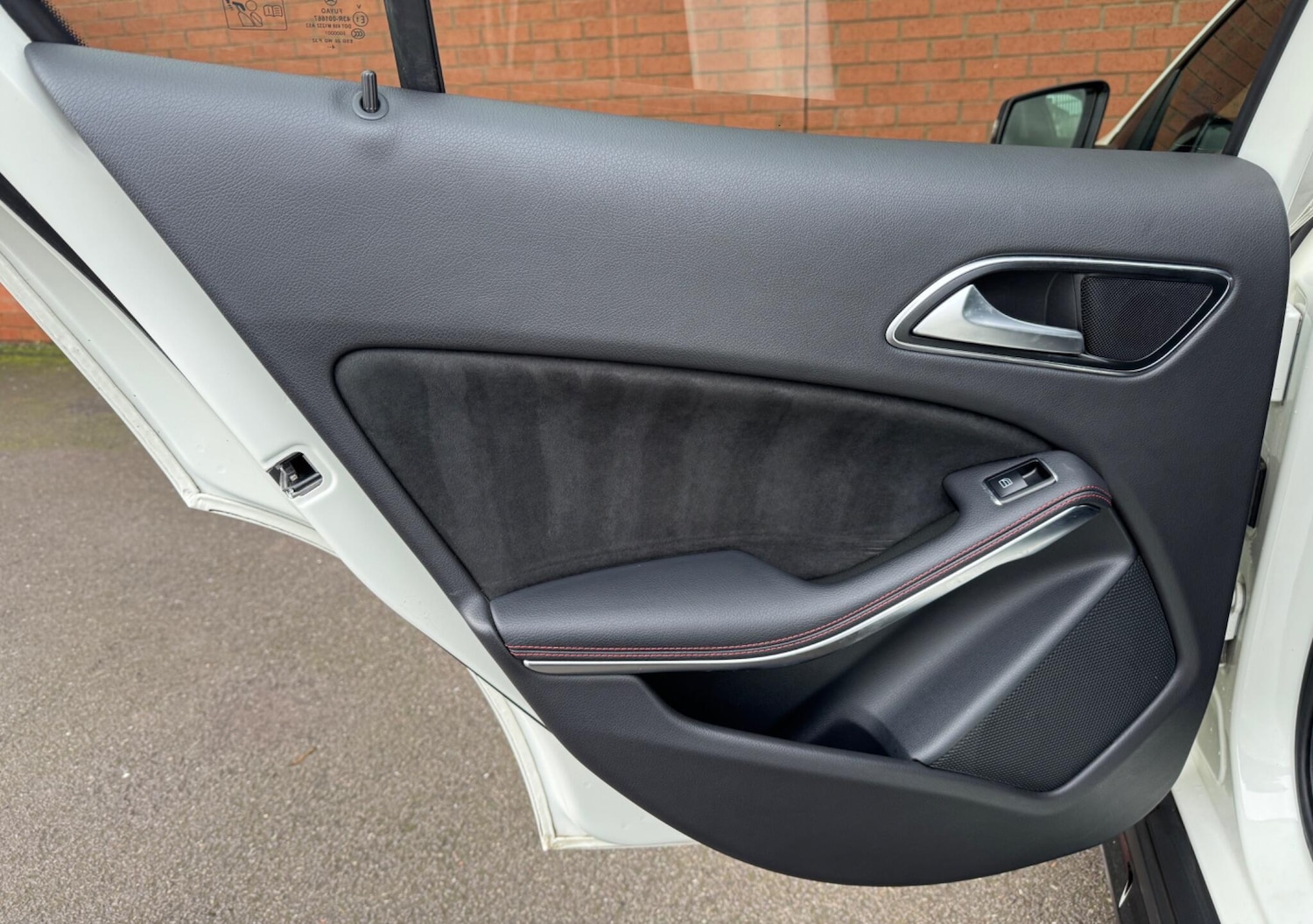 Used Mercedes-Benz GLA 2015 for sale - 77330555: Photo 37