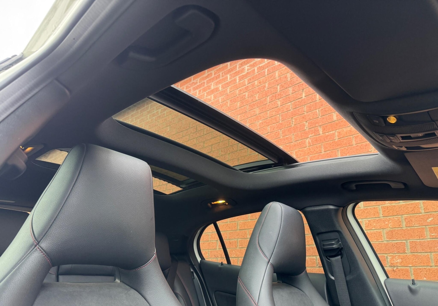 Used Mercedes-Benz GLA 2015 for sale - 77330555: Photo 4