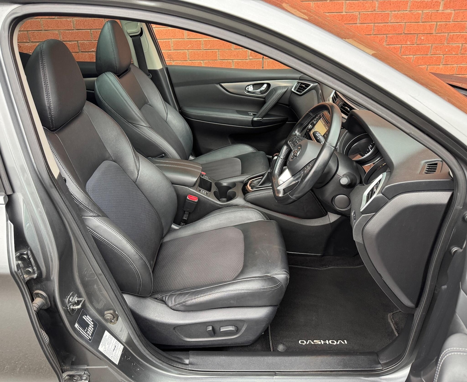 Used Nissan Qashqai 2017 for sale - 76990766: Photo 17