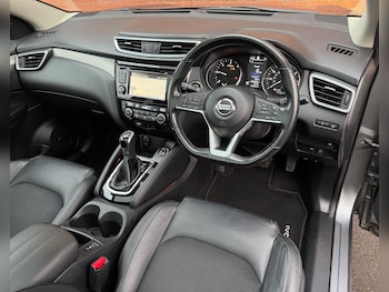 Used Nissan Qashqai 2017 for sale - 76990766: Photo