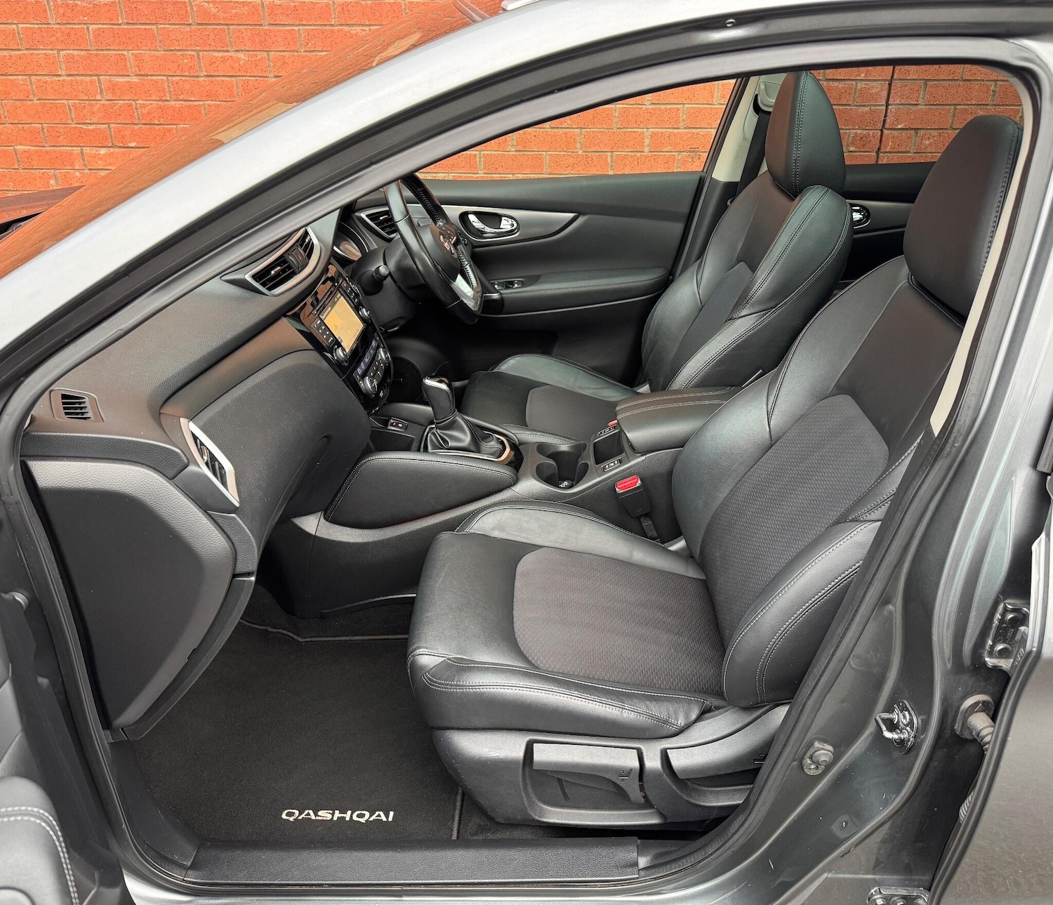 Used Nissan Qashqai 2017 for sale - 76990766: Photo 40