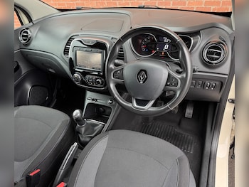 Used Renault Captur 2016 for sale - 77469143: Photo