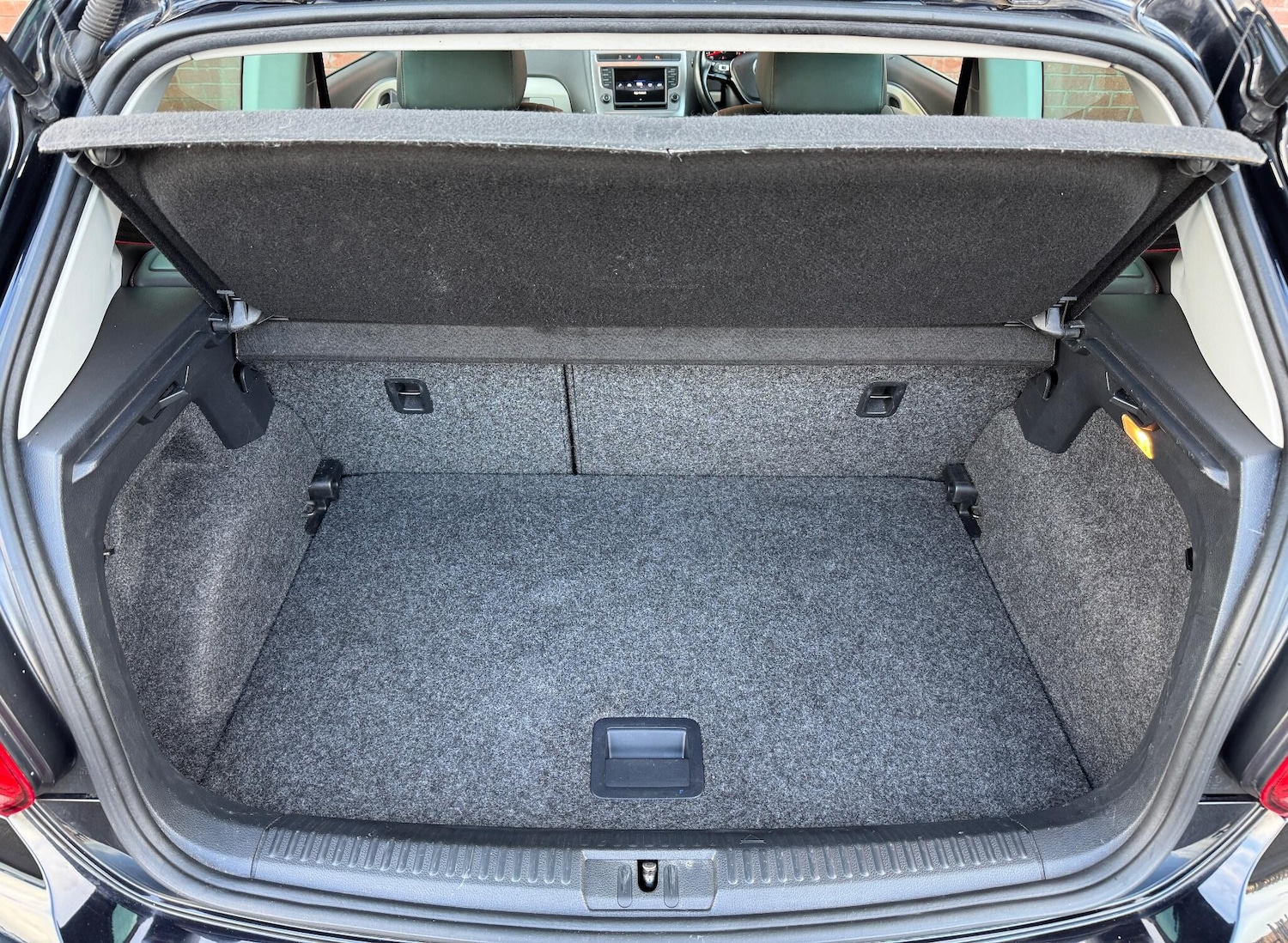 Used Volkswagen Polo 2017 for sale - 76976747: Photo 11