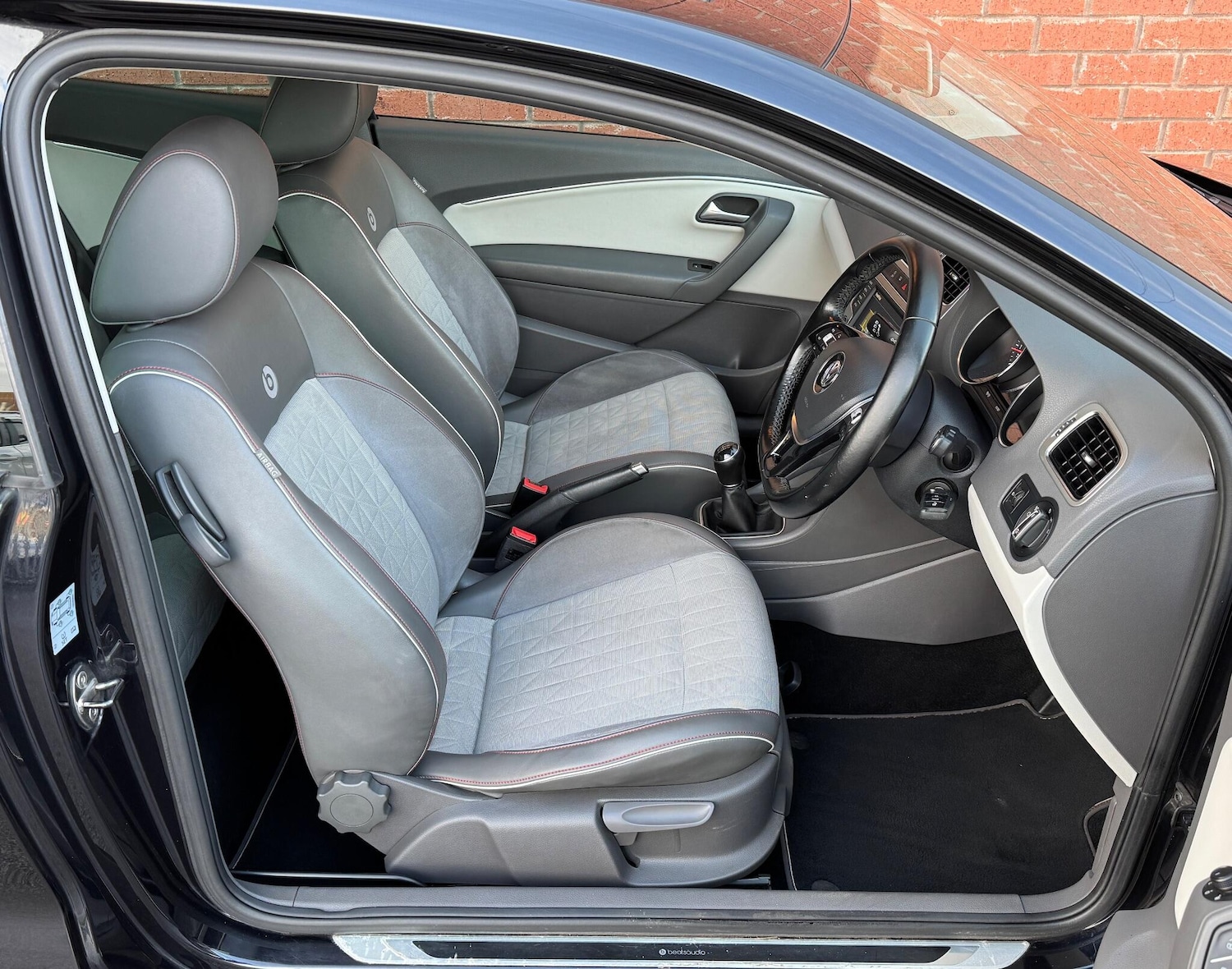 Used Volkswagen Polo 2017 for sale - 76976747: Photo 15