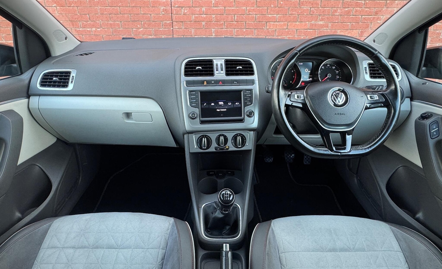 Used Volkswagen Polo 2017 for sale - 76976747: Photo 16