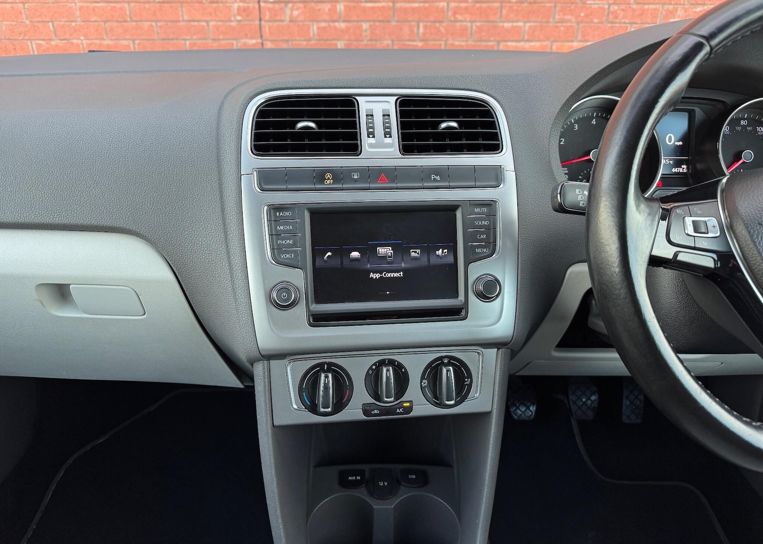 Used Volkswagen Polo 2017 for sale - 76976747: Photo 17