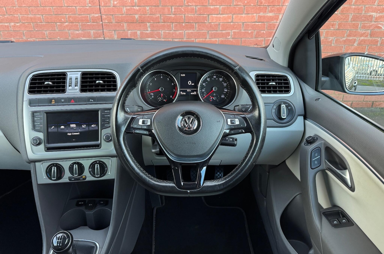 Used Volkswagen Polo 2017 for sale - 76976747: Photo 25