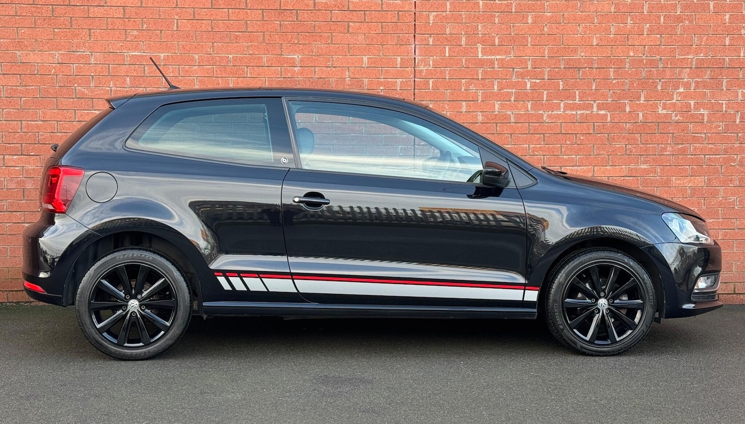 Used Volkswagen Polo 2017 for sale - 76976747: Photo 4