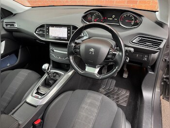 Used Peugeot 308 2018 for sale - 77908670: Photo