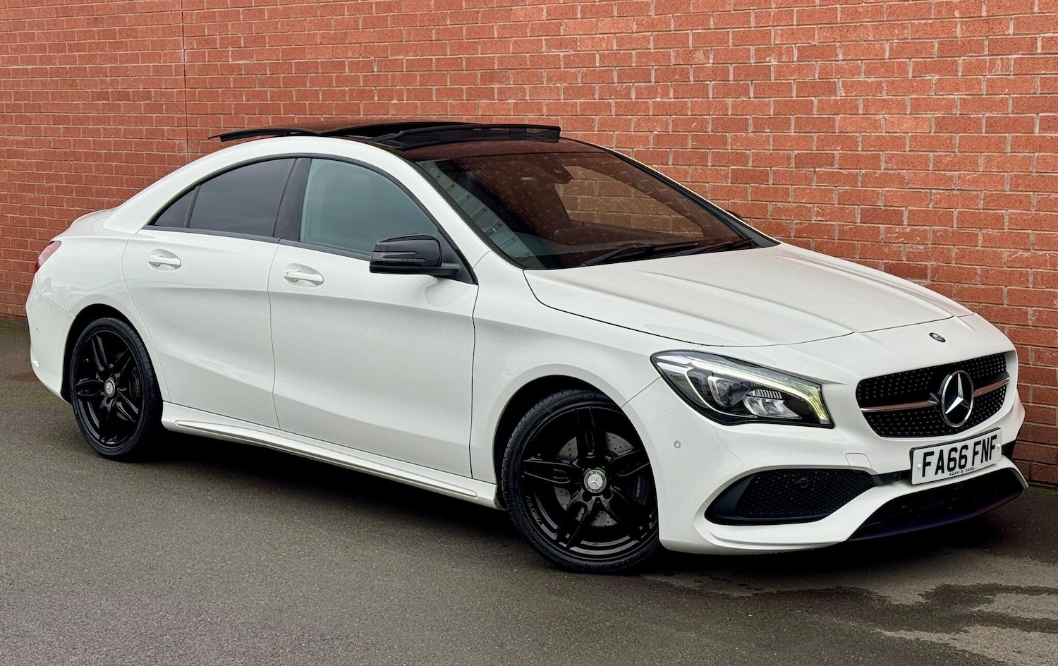 Used Mercedes-Benz CLA 2017 for sale - 76573381: Photo 1