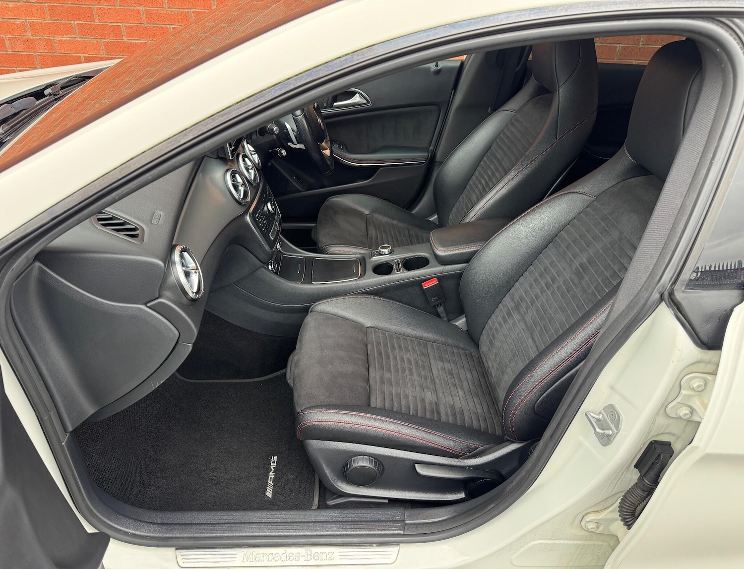 Used Mercedes-Benz CLA 2017 for sale - 76573381: Photo 36