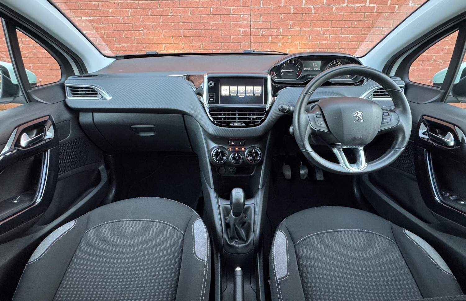 Used Peugeot 208 2016 for sale - 77613066: Photo 15