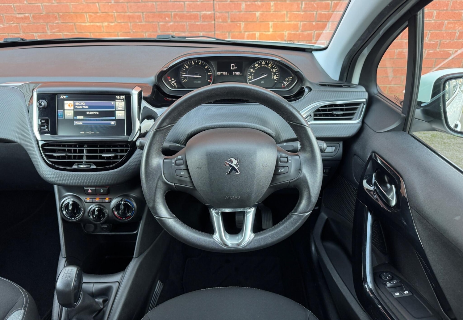 Used Peugeot 208 2016 for sale - 77613066: Photo 21