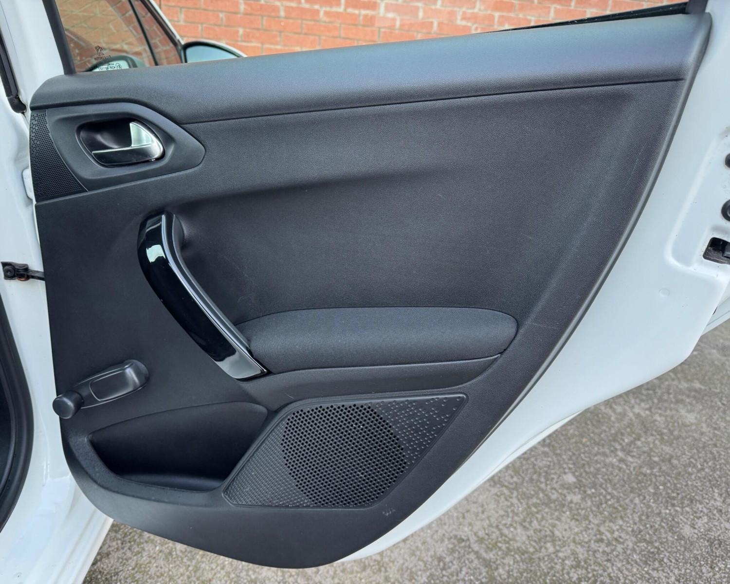 Used Peugeot 208 2016 for sale - 77613066: Photo 24