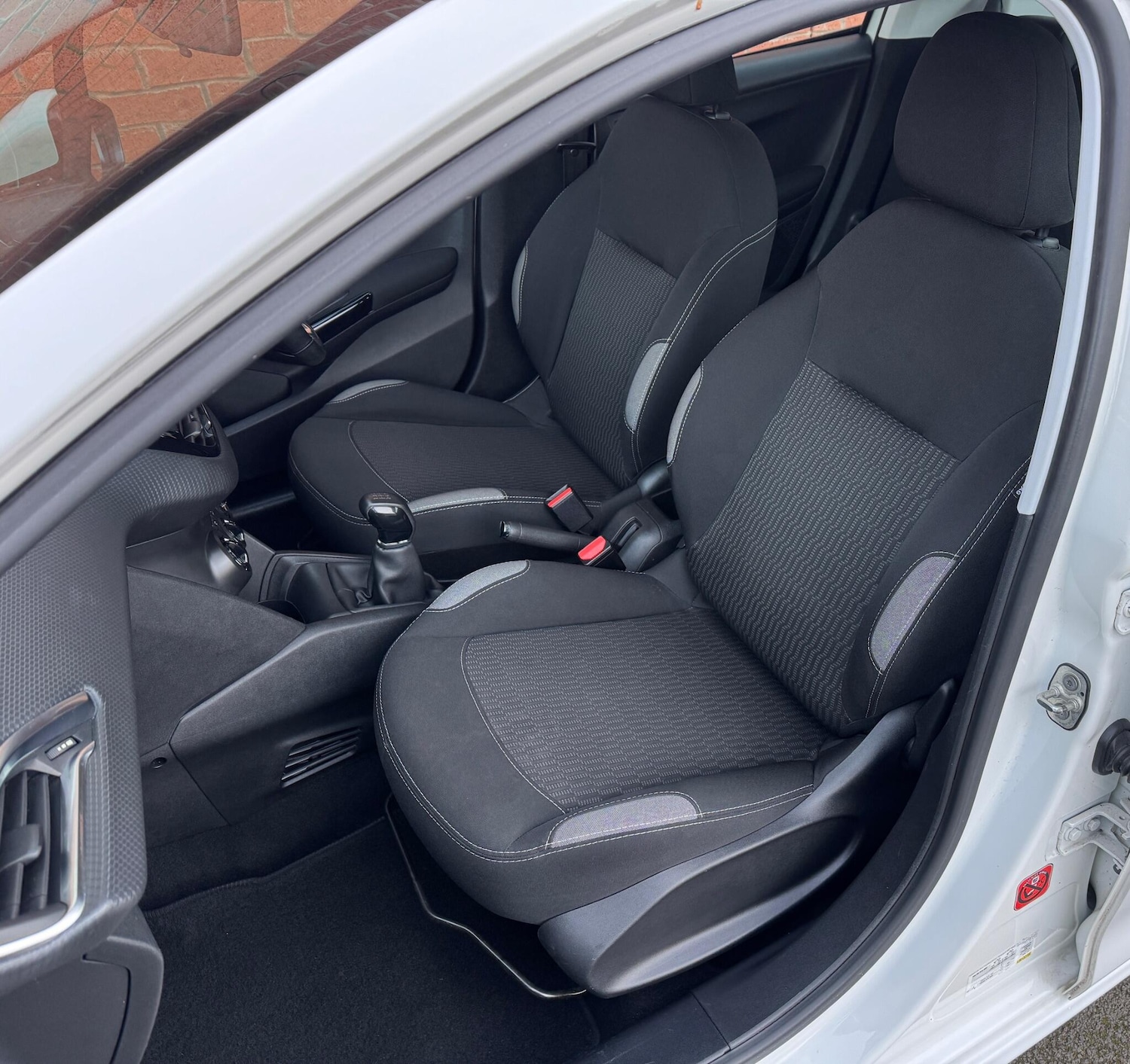 Used Peugeot 208 2016 for sale - 77613066: Photo 28