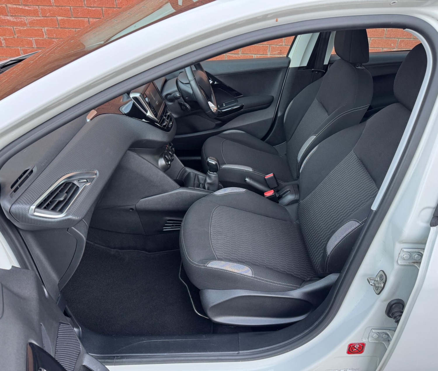 Used Peugeot 208 2016 for sale - 77613066: Photo 29