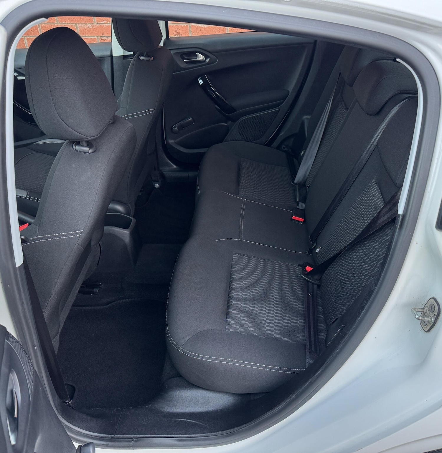 Used Peugeot 208 2016 for sale - 77613066: Photo 33