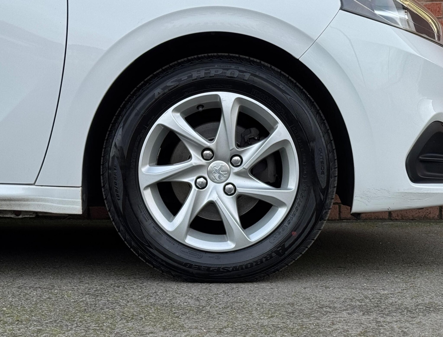 Used Peugeot 208 2016 for sale - 77613066: Photo 36