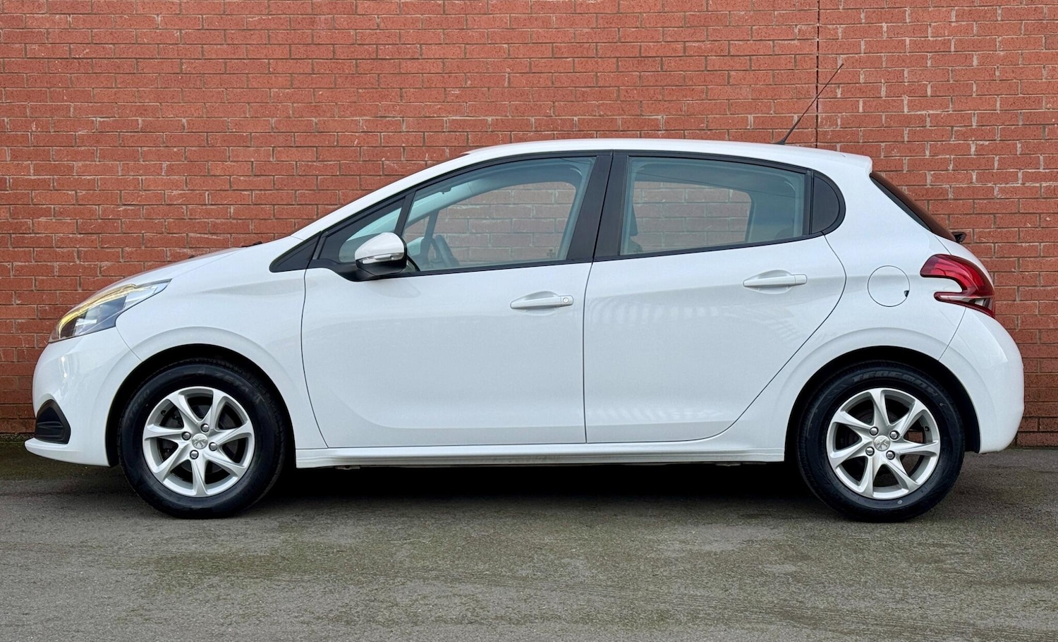 Used Peugeot 208 2016 for sale - 77613066: Photo 7