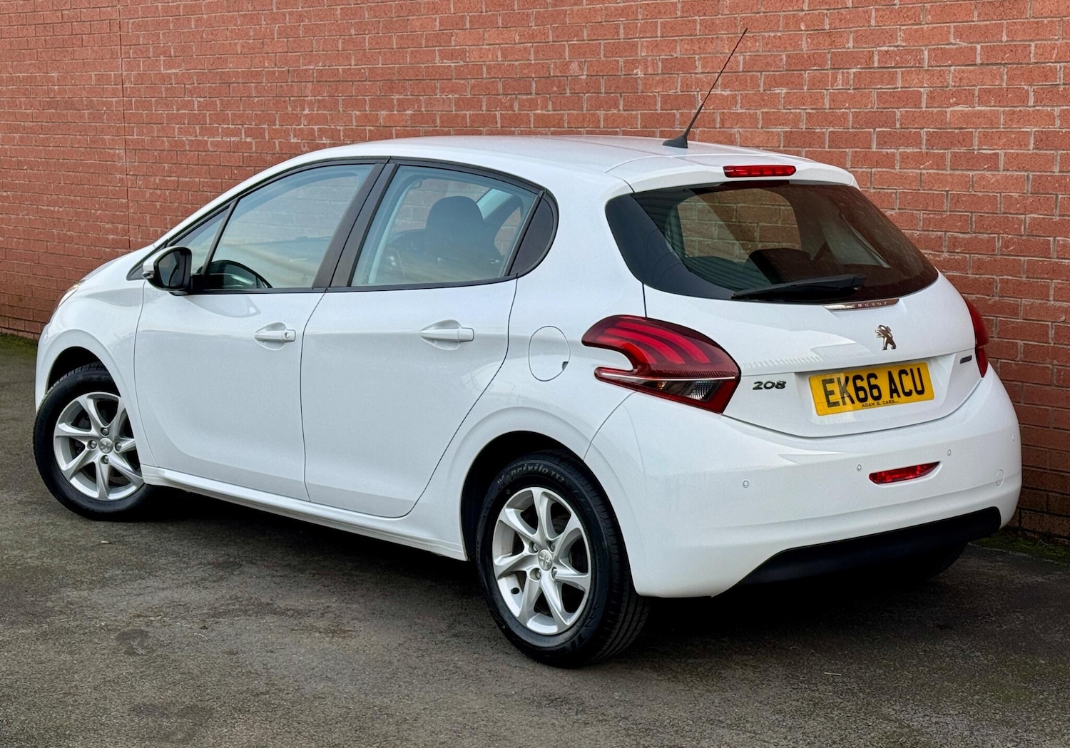 Used Peugeot 208 2016 for sale - 77613066: Photo 8