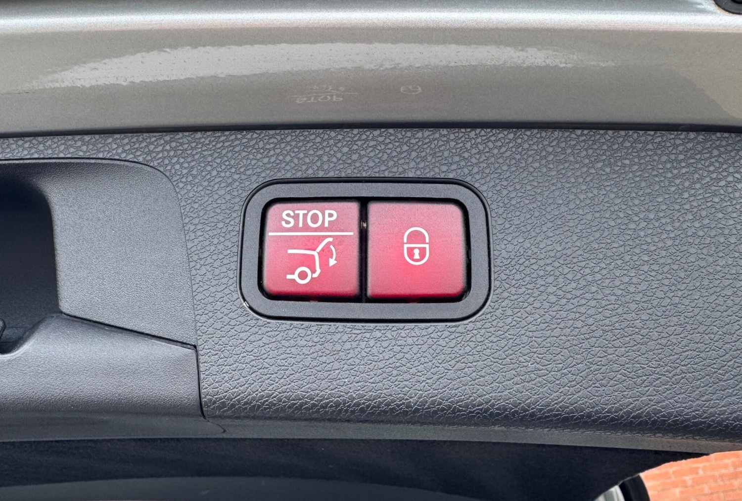 Used Mercedes-Benz E Class for sale - 77737302: Photo 12