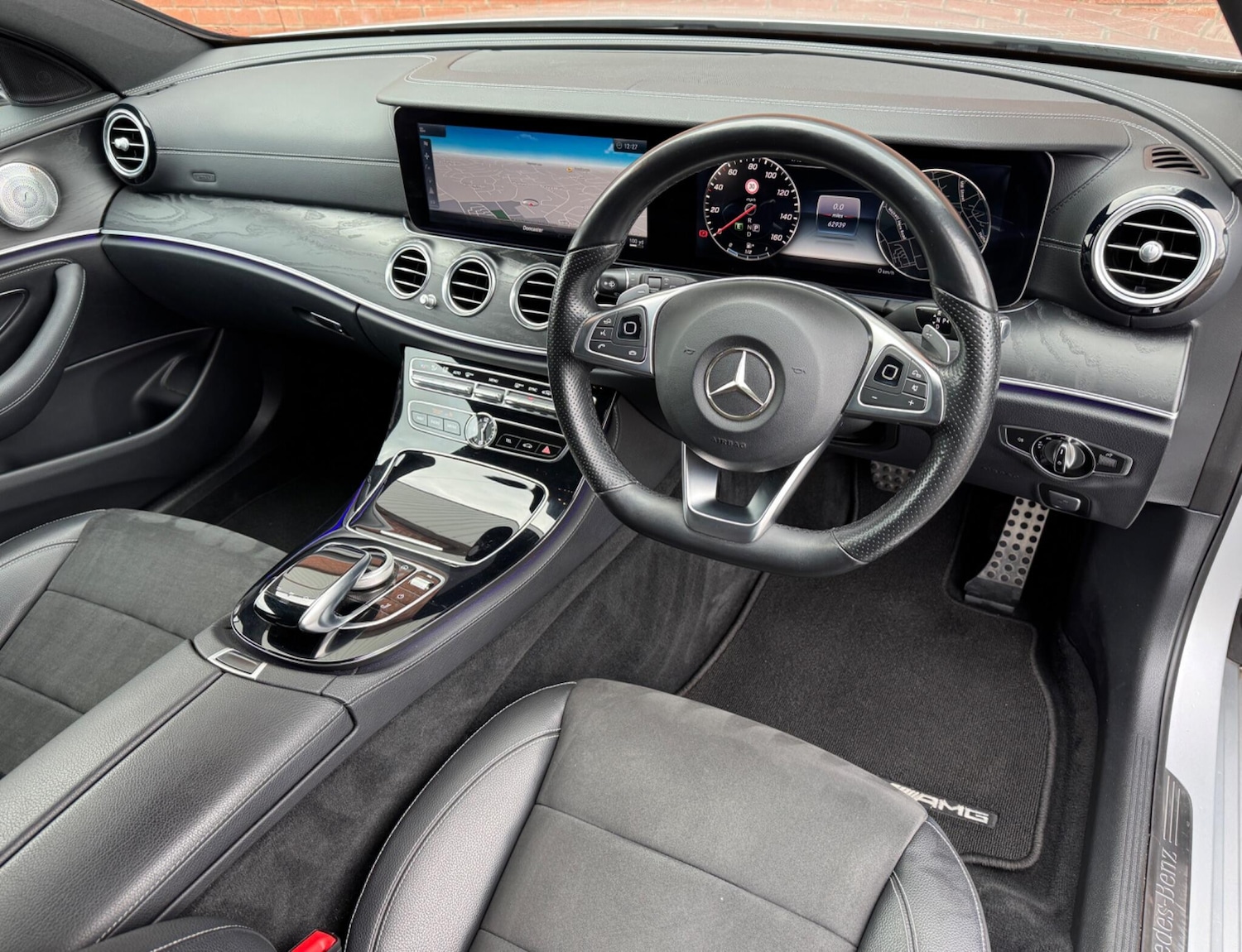 Used Mercedes-Benz E Class for sale - 77737302: Photo 2