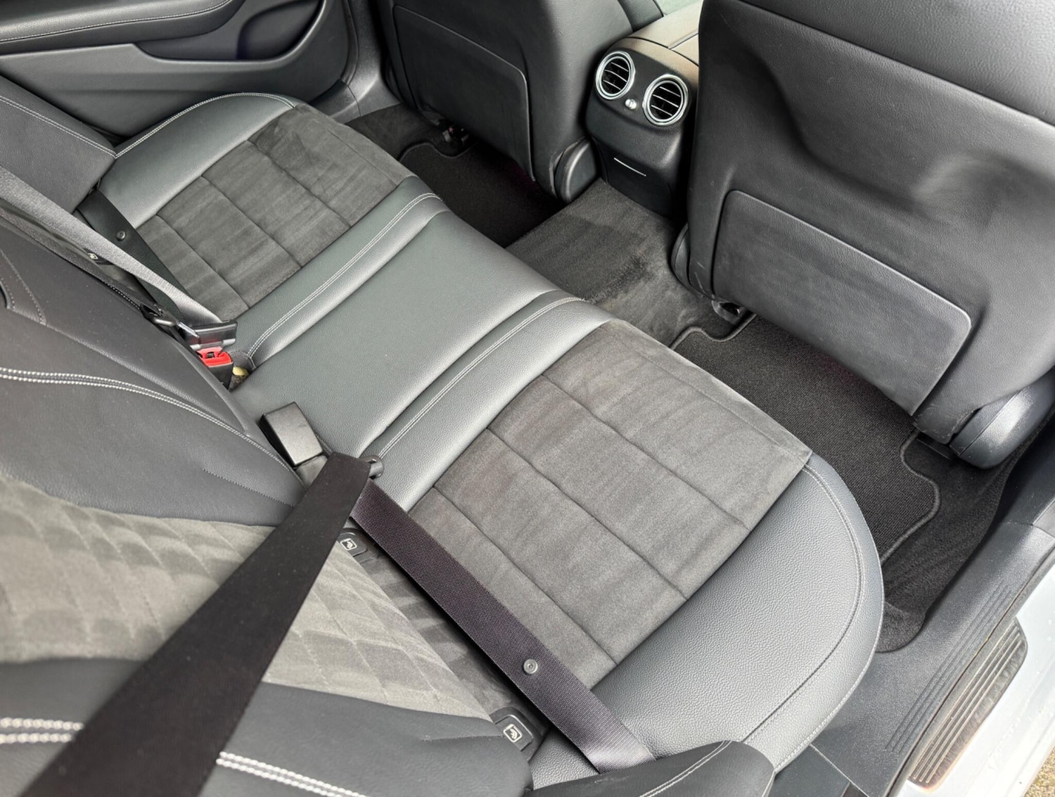 Used Mercedes-Benz E Class for sale - 77737302: Photo 35