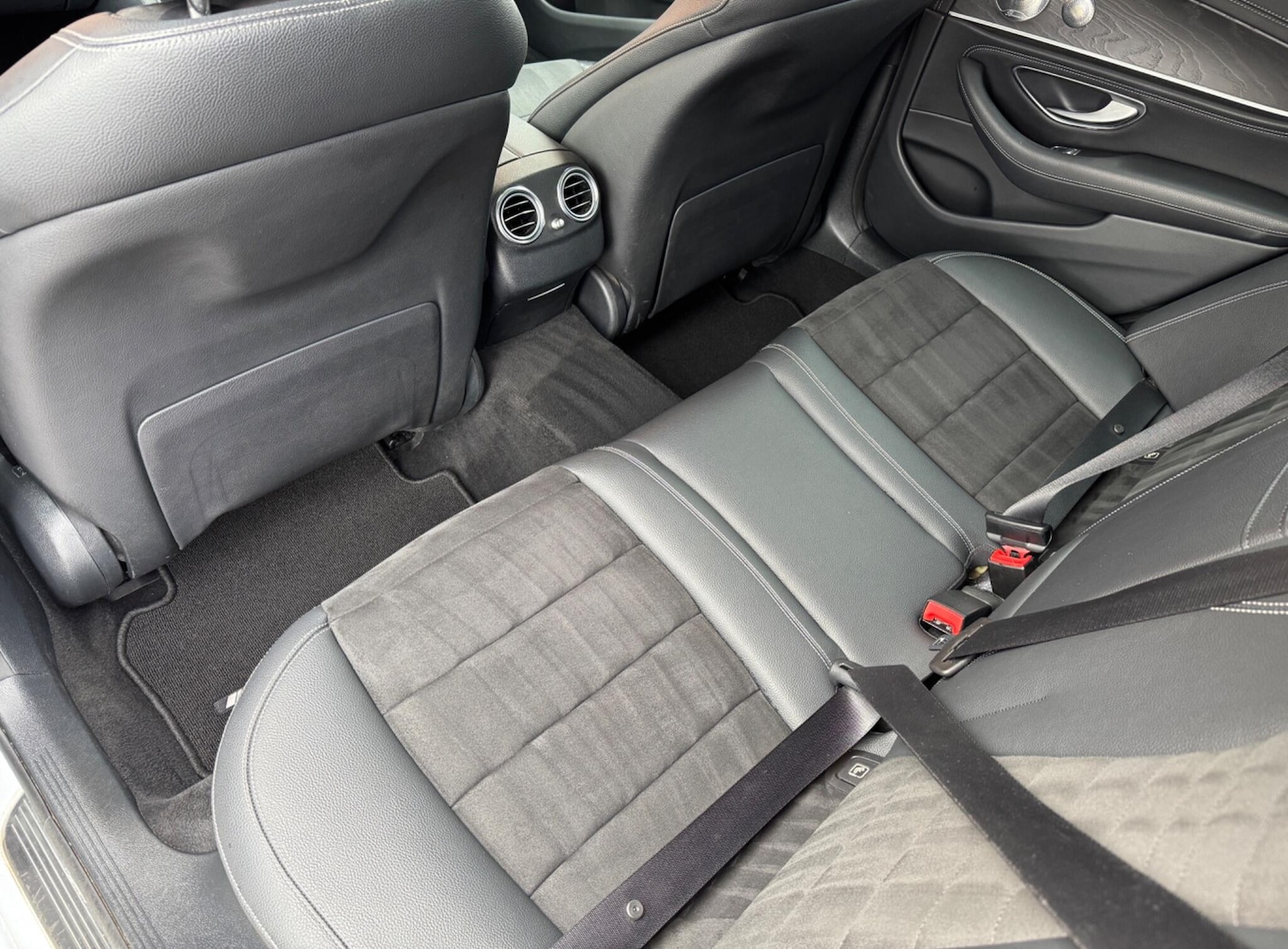 Used Mercedes-Benz E Class for sale - 77737302: Photo 42