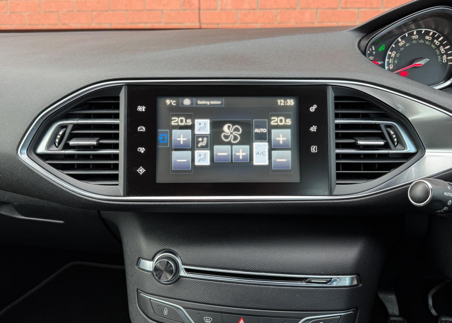 Used Peugeot 308 2014 for sale - 77191777: Photo 22