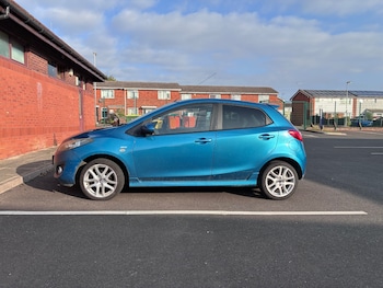 Used Mazda Mazda2 2013 for sale - 79584970: Photo