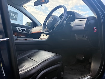Used Jaguar XF 2010 for sale - 79011527: Photo
