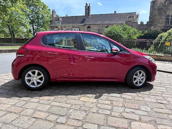 Used Peugeot 208 2016 for sale - 78656910: Photo