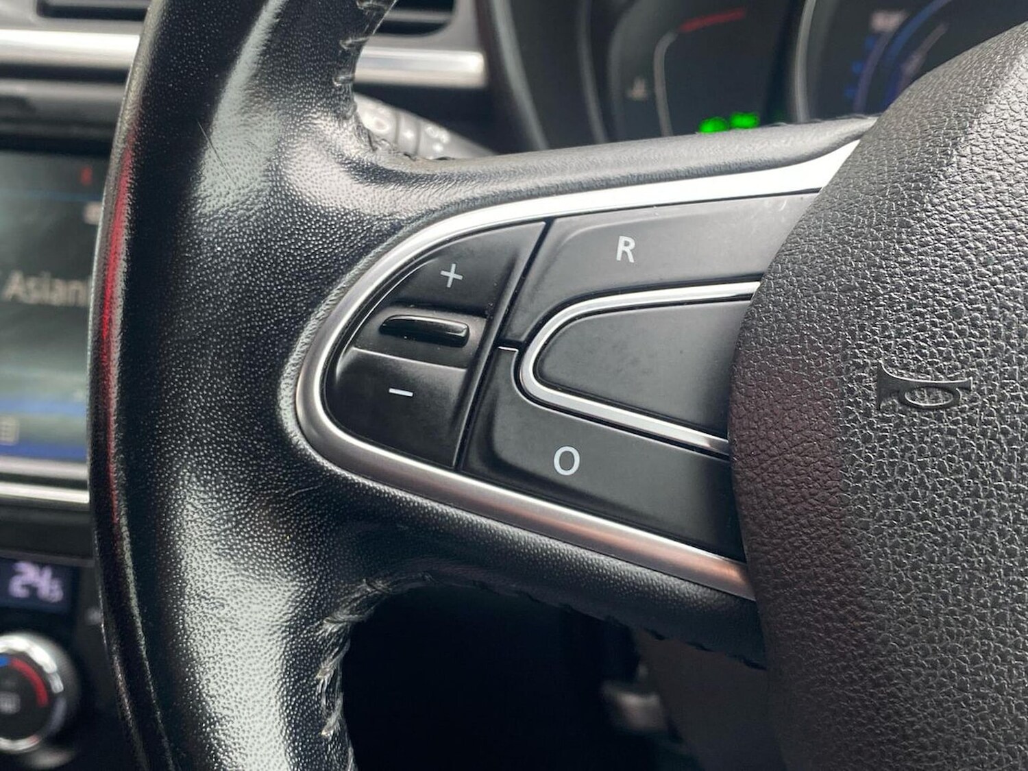 Used Renault Kadjar 2017 for sale - 76769989: Photo 26